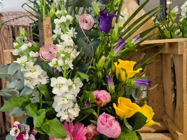 Une composition florale sur-mesure pour un anniversaire à Sotteville-lès-Rouen